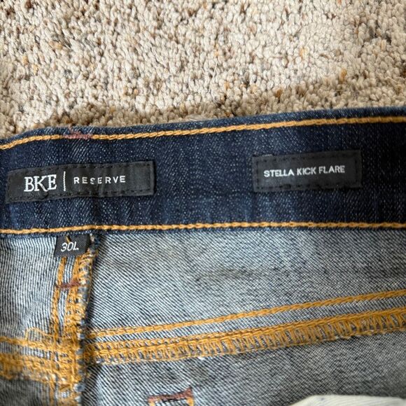 BKE Reserve Women’s Stella Dark Wash B107 Kick Flare Stretch Jean Size 30 Long - Picture 3 of 7